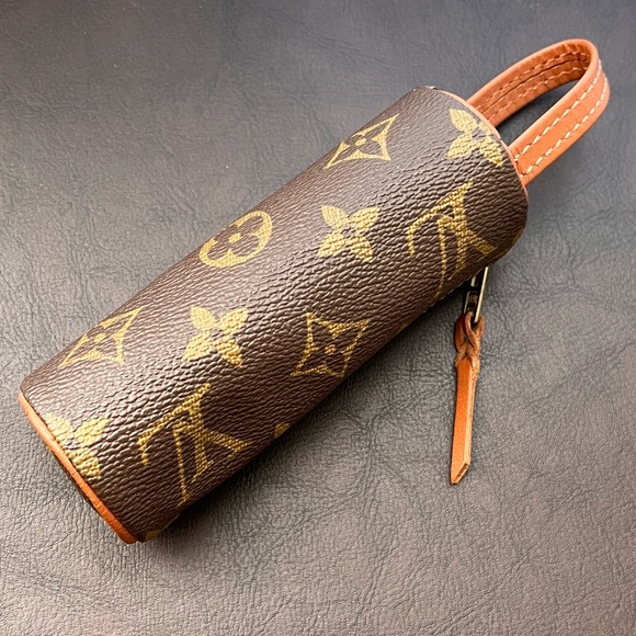 Louis Vuitton Handbags - 🔴SALE🔴 Louis Vuitton monogram golf ball pouch authentic and vintage